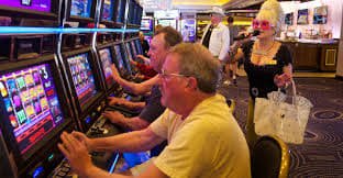 Philippines player spinning slot reels on arionplay 11 mobile platform